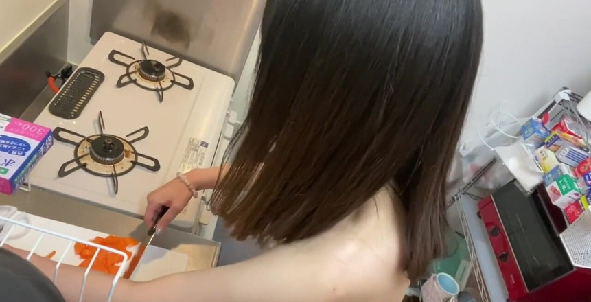 Gionji Miyu: Saya berada di tengah-tengah memasak dan semua tiba-tiba dia melakukan...