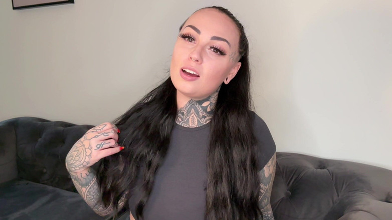 Miss Valentina: Тайная работа подруги