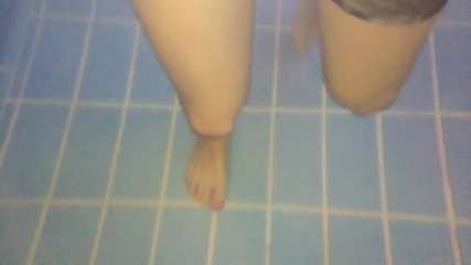 Idmir Sugary: Twink Feet in a Pool - Underwater View