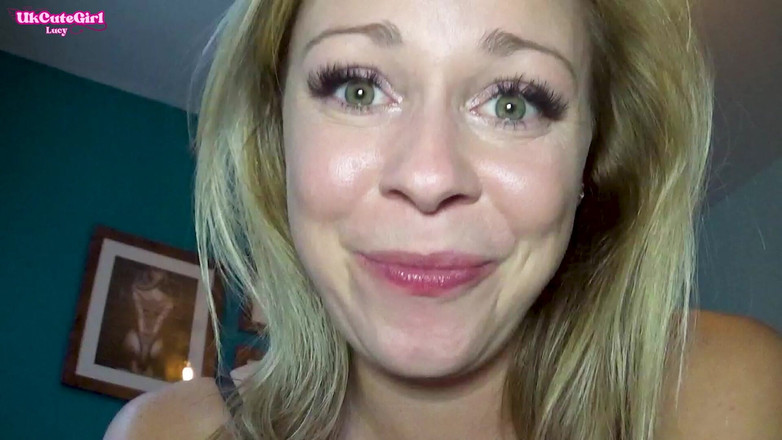 UKCuteGirl Lucy Lauren: Surpriză de om mic care ascunde sertarul de chiloți devorat!