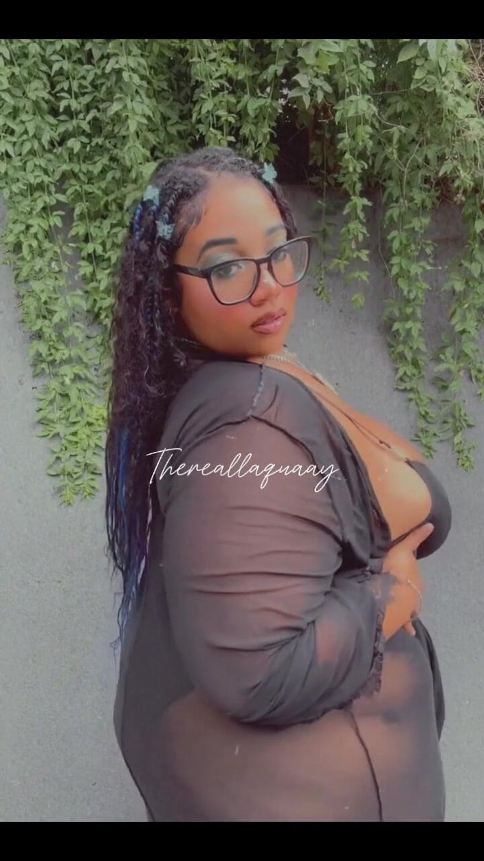 Biggdebbie solo: Biggdebbiecakez Being a Freak in Nature