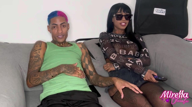 Mirellaoficialx: Il mio amico non cambia ogni volta che viene a...