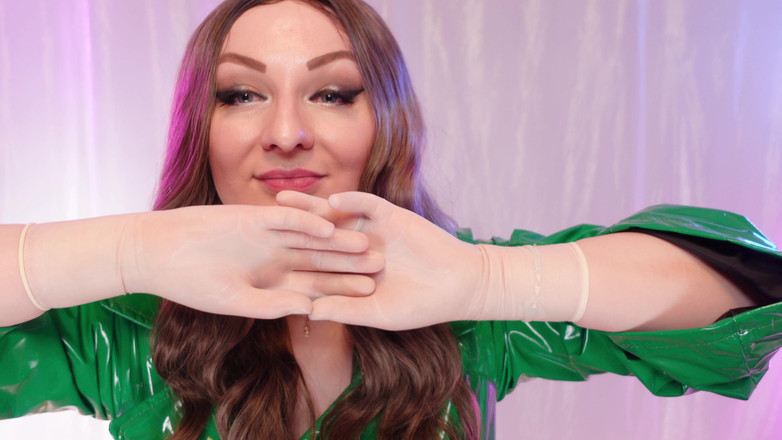 Arya Grander: Video ASMR panas dengan sarung tangan pembedahan oleh Arya Grander