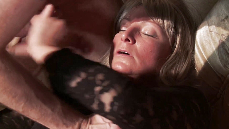 Mature Climax - 100% Mature Videos: Bermain dengan zakar ini dalam parti liar ini