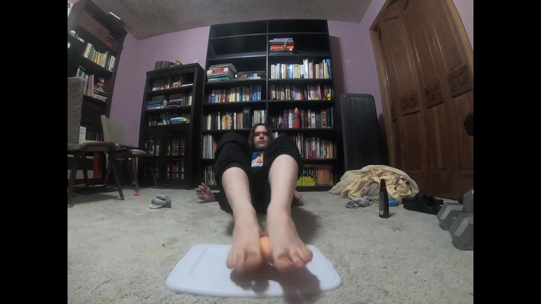 Mr Dimples: 微胖男孩给他的假阳具足交