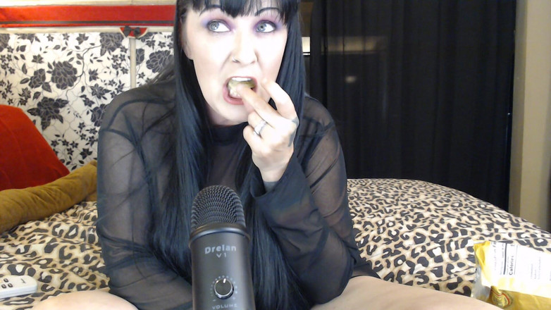 Abby Anna: ASMR - 大声地啪