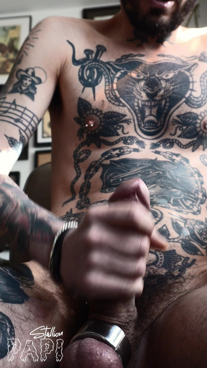 Stallion papi: Jacking off