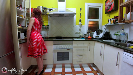 Cherry Lips: Gadis pin up - cherry lips