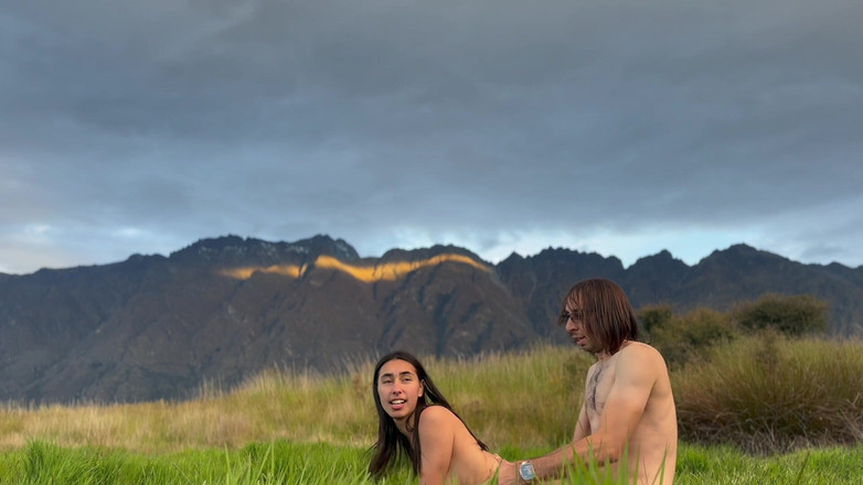 Whoopsy Kiwi: 夜间散步，后入和后入