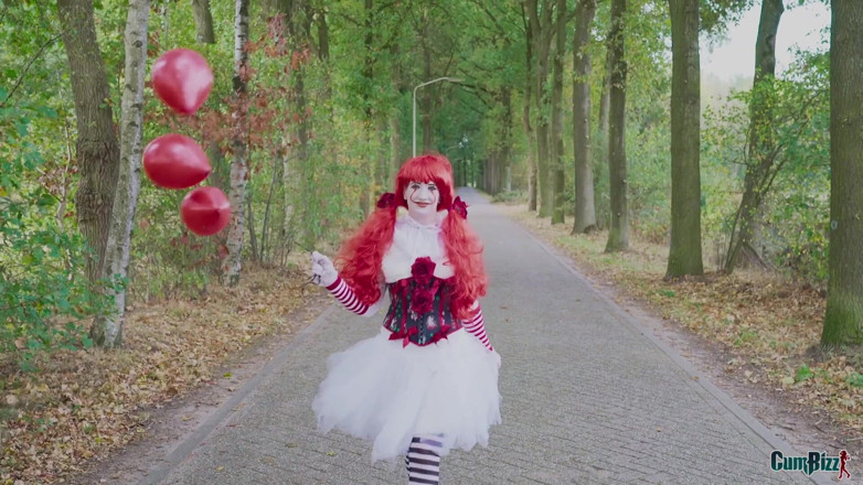 Cumbizz: Dutch clown cumslut Halloween