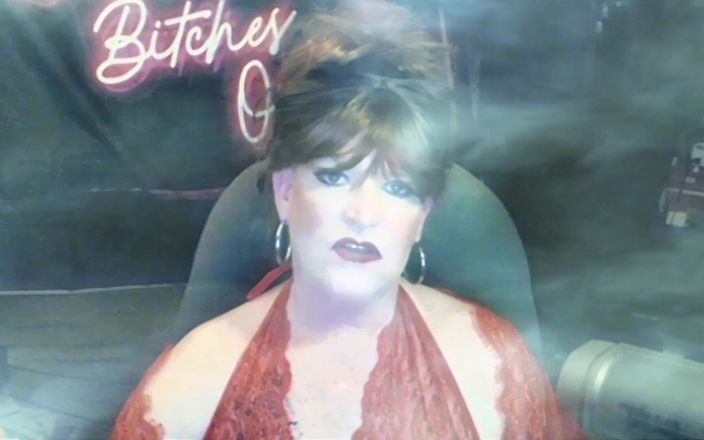 Femme Cheri: Rode lingerie rokend en strelend