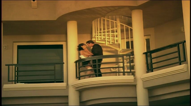 Porncentro: Romantic stud screws his wife hard on the balcony