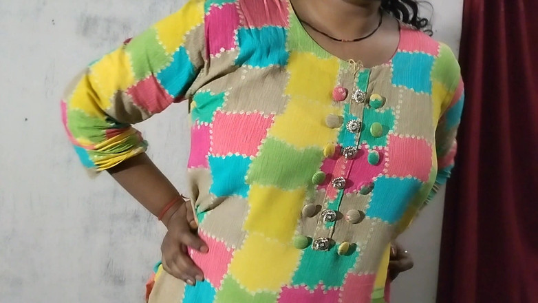 Salonihotvideo: Saloni panas bertetek besar berkongkek