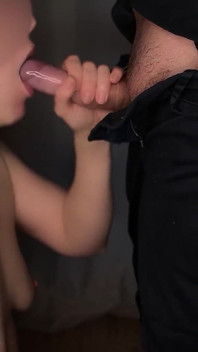 Kneeling Tease: Condom Blowjob Bliss!