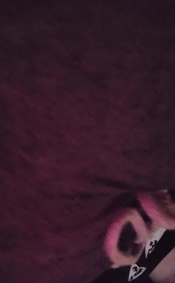 Raven Willow: एमएमएम पादना वीडियो आप सभी के लिए बदबूदार गैस प्रेमी, आओ मेरी बदबूदार गांड को सूंघो