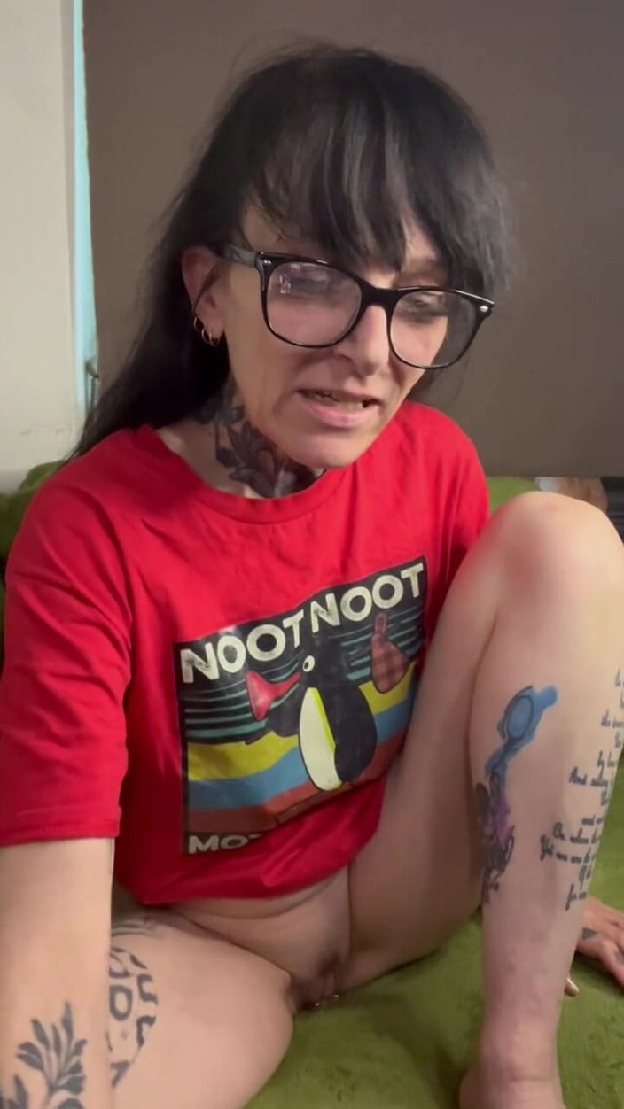 aewin11: Playing with a Variety of Dildo's Until I Come Squirting...
