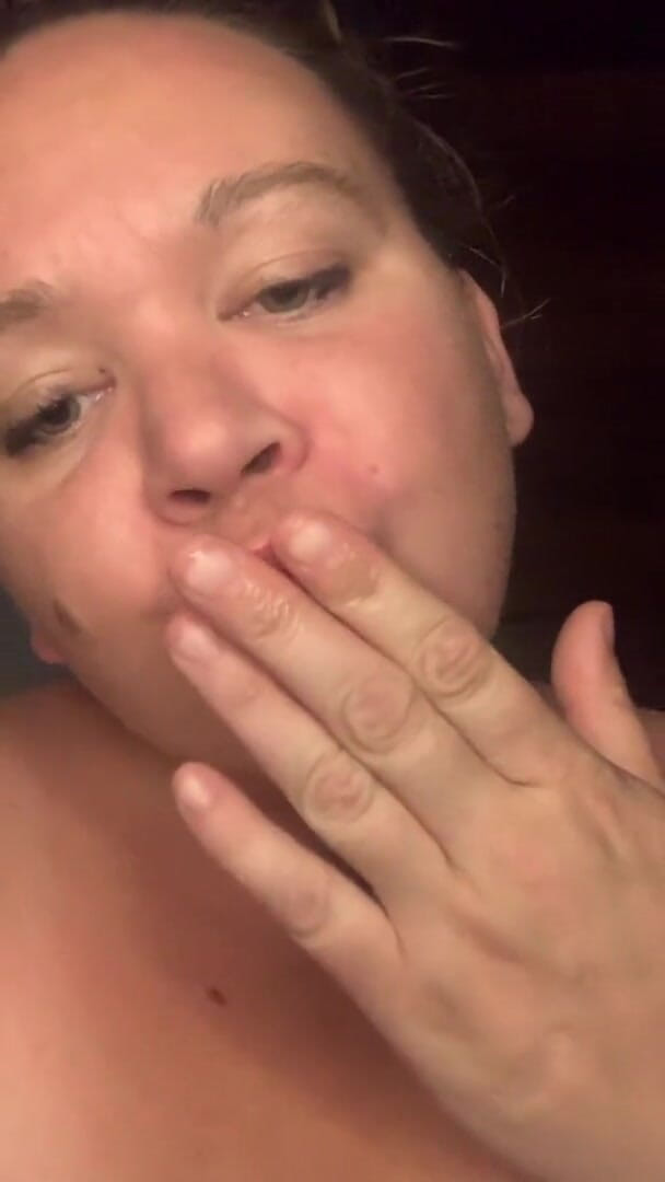 Gigi469: Fingerlickin good
