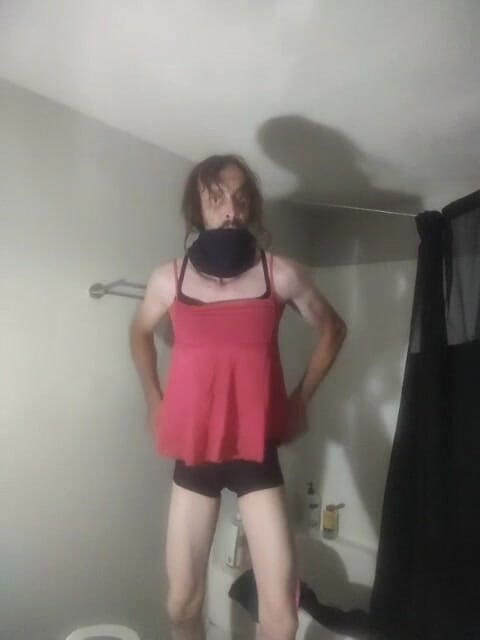 K8e Snow: 욕조 애타게 벗는 매혹적인 크로스드레서, 샤워 연삭, 친밀한 놀이