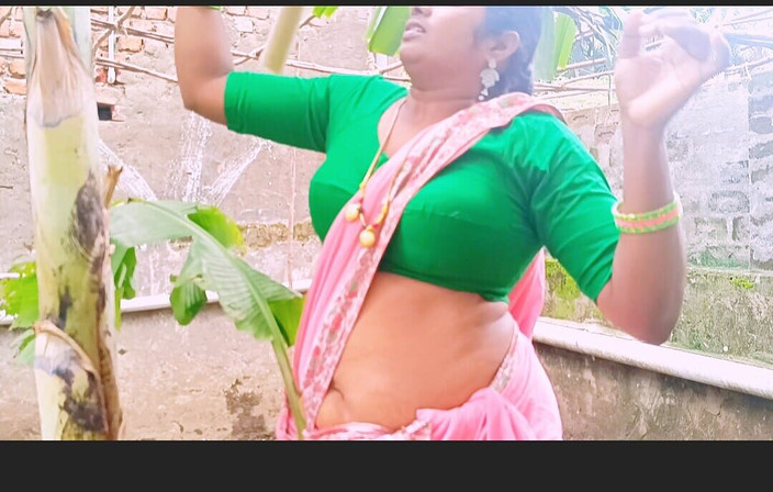 Telugu honey lips: Villege утворює гарячу сексуальну покоївку, яка планує трахатися з власником. Брудні розмови на телугу.частина 1