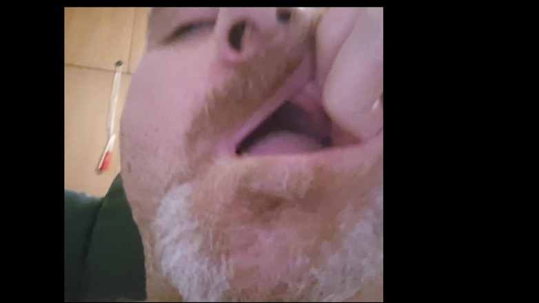 ChubbyDaddyBearLuka: Tandlös björn släpper in oss i sin mun – munfetisch