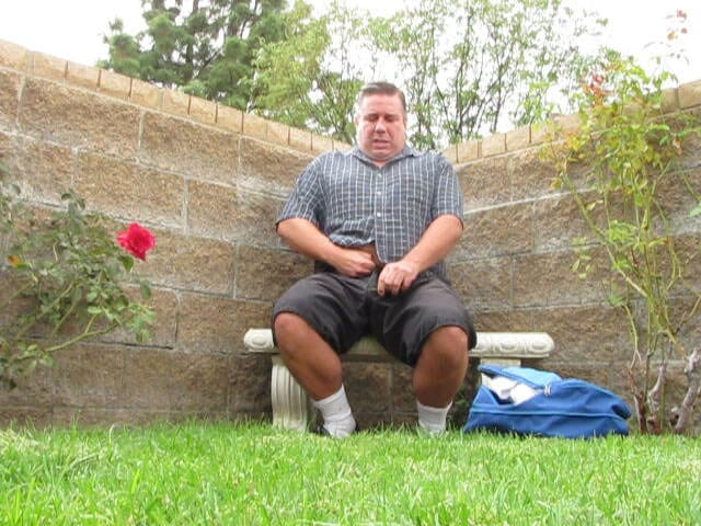 The porky pervert: Masturbación en el parque al aire libre 3