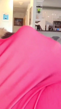 Il caldo ragazzo wrestler riempie di crema tutto il suo single