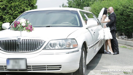 Private.com: Un ici privé éjacule la mariée