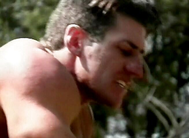 Black Jass: बड़े स्तनों वाली नुबियन बेब फटे हुए आदमी के लंड पर उछल रही है आउटडोर