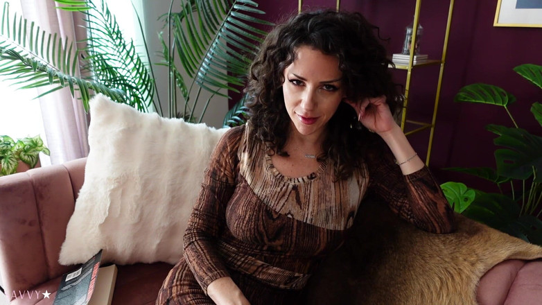 SavvyStar: Podvádění s mým nevlastním synem s velkým černým pérem