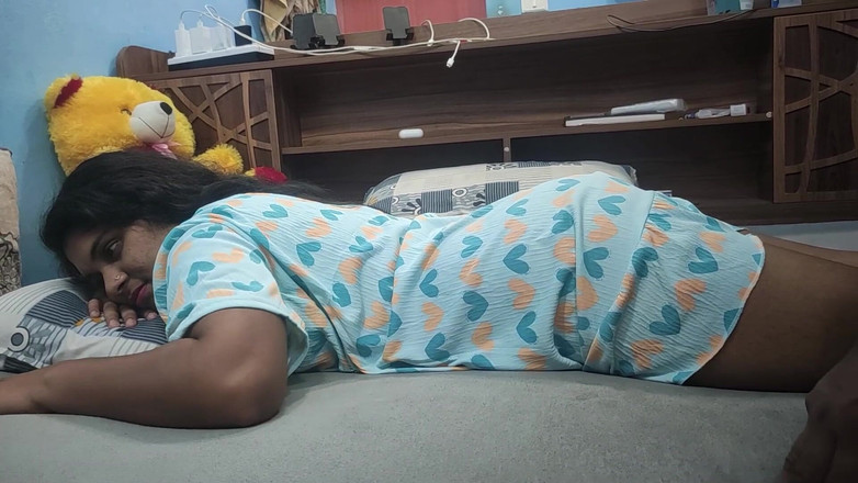 Vaishnavysharunraj: 德西马来亚人妻 第2部分 舔屁股 浪漫