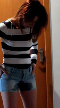Skinny Redhead Pee in Her Short Jeans
