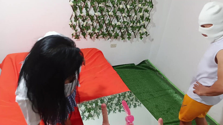 NEGRITA SEXY: 섹시한 모델과 함께 콘돔을 안전하고 빠르게 입히는 방법에 대한 교훈