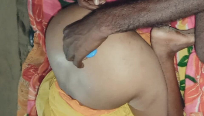 Treblsex: 기름을 바르고 후장 따먹기