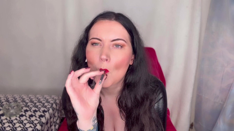 MissFFW: Panna Ffw lubi papierosa