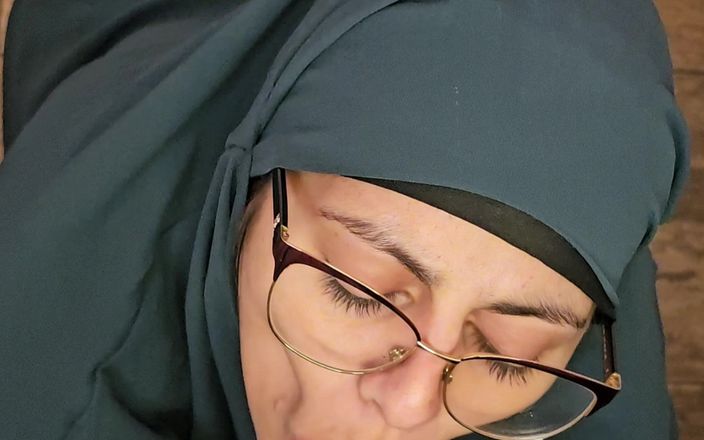 MiaNIqab: Punto di vista succhia dildo bbc