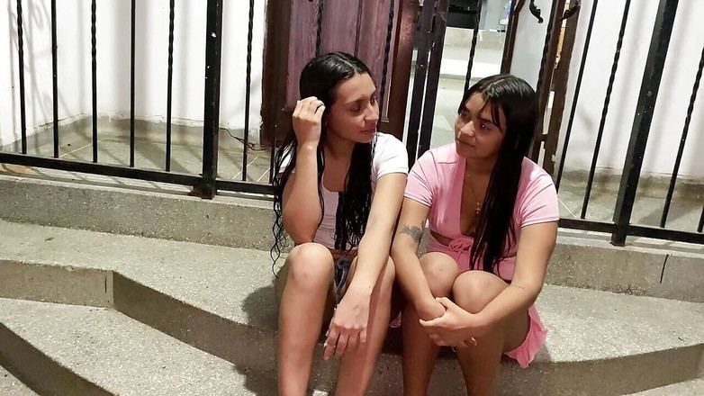 DAYANNA: 우리 부모님은 내 이복 언니가 발정난 여행에 가서 좋은 보지 핥기로 그녀의 열을 빼앗았다