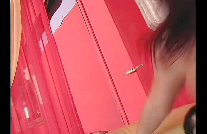 Content Candy: Teen s krásným zadkem a těsnou oholenou kundičkou byla poprvé...