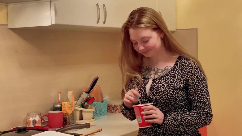 Ku_vadik: Home Sex in the Kitchen