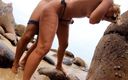 Sportynaked: 마누라의 젖탱이에 사정하는 공공 해변에서 섹스와 오럴