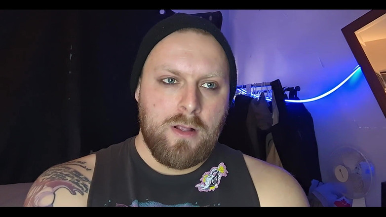 WolfgangWhite: Menghinakan awak kerana mempunyai zakar kecil dengan kiraan detik pancutan...