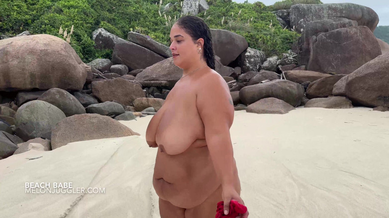 Busty BBW Latinas: Analua BBW Publicly Naked Masturbation at the Beach