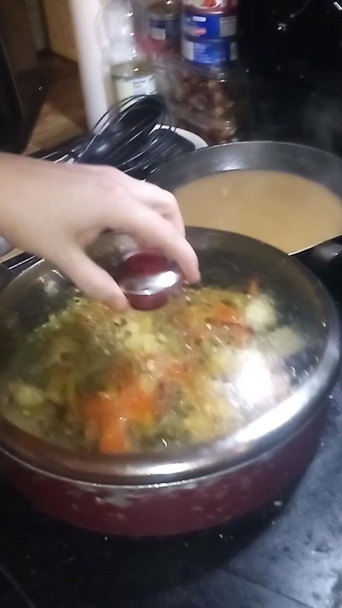JolisaXXX: Makan malam di rumah kami