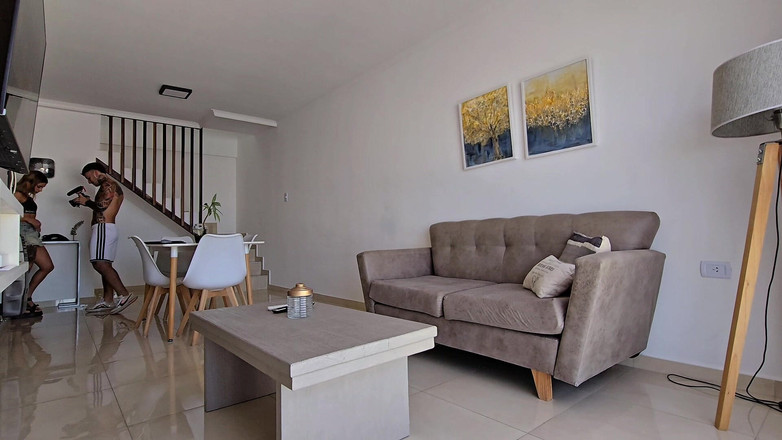 Young big apple: Nový rok! Můj přítel mi nechává obličej pokrytý spermatem.