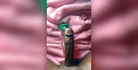 AJ180: Aj180 porównuje jej Veiny Black Dick z simply semenade - naśladowcy...