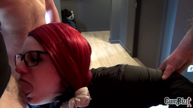 Cumbizz: Dutch office slut takes on employees blowbang