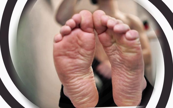 CashmasterAngel: L’entraînement bave sur des pieds puants