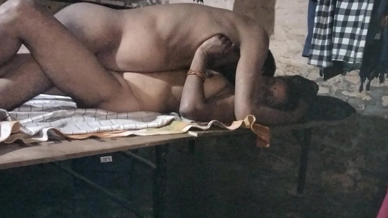 Thokuram: Pati Patni Ki Rangin Rat