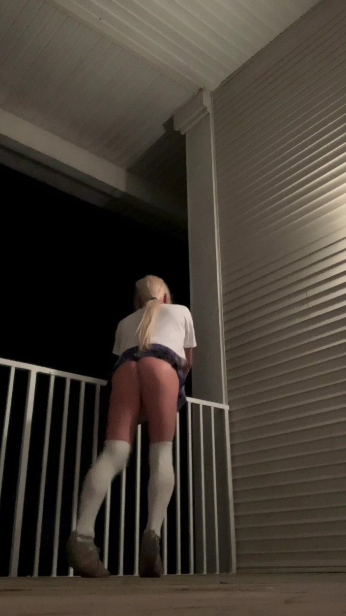 CindieLove: セクシーなシンディラブホットトランスガール公共の露出狂痴女