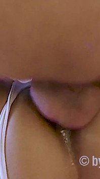 Une latina sexy veut du sexe hardcore - par tous les trous