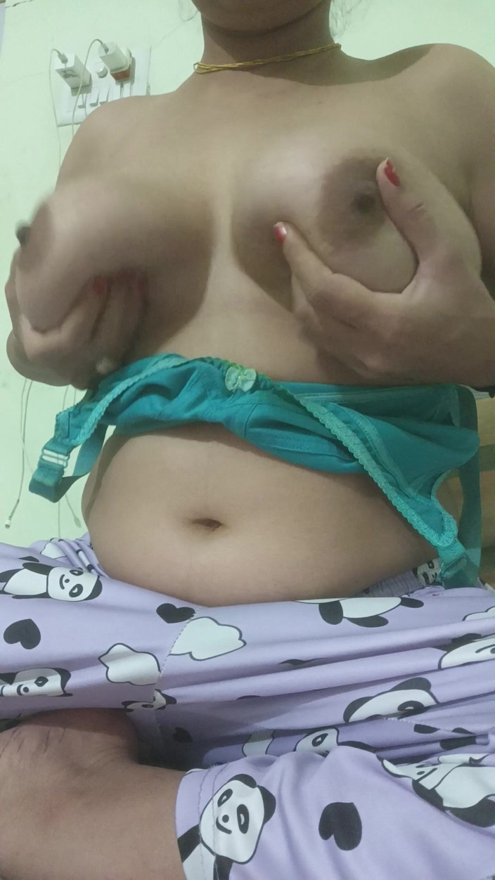 Liana proxy: Móc cua âm hộ và bấm ngực mạnh bạo